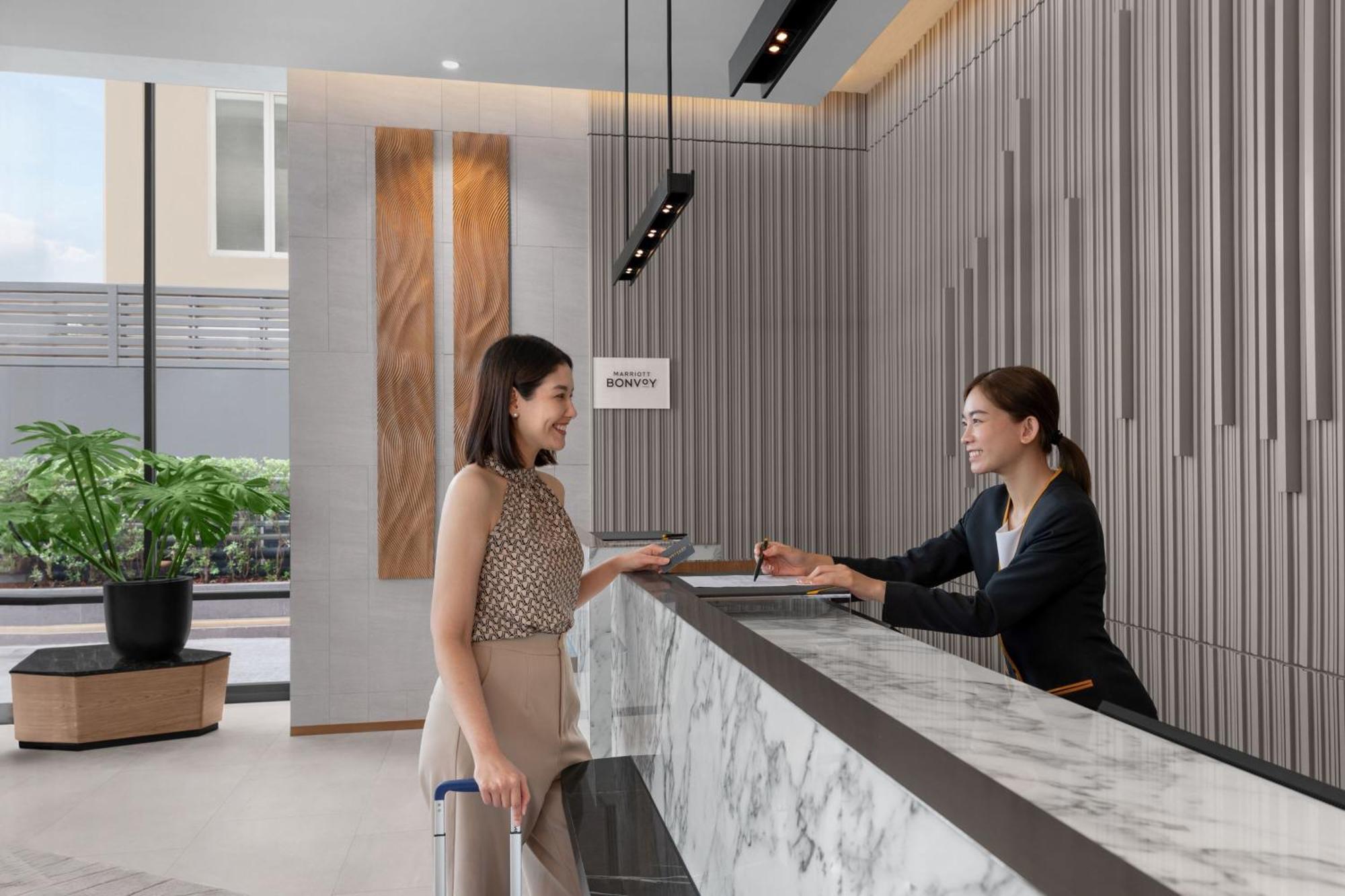 Courtyard By Marriott Bangkok Sukhumvit 20 Hotell Exteriör bild